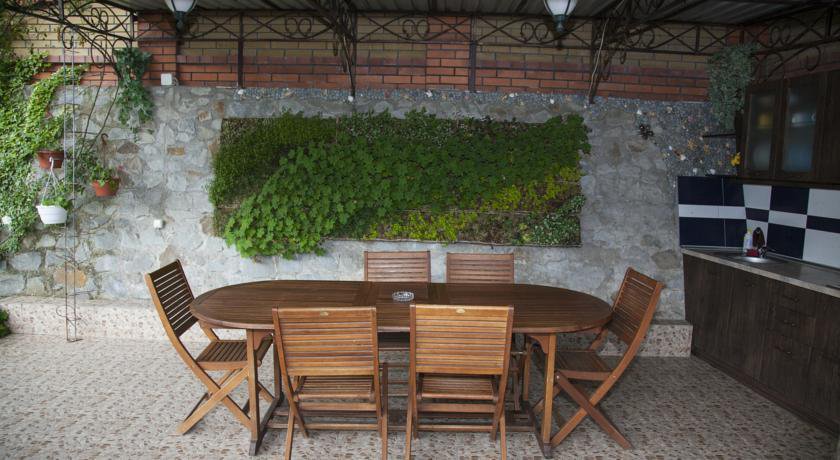 Гостевой дом Floral Courtyard Ялта-28