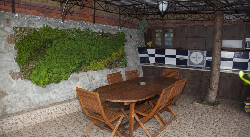 Гостевой дом Floral Courtyard Ялта-27