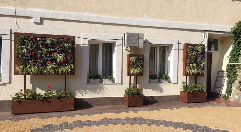 Гостевой дом Floral Courtyard Ялта-68