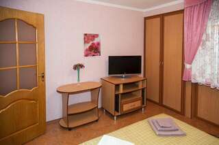 Гостевой дом Floral Courtyard Ялта Двухместный номер с 1 кроватью или 2 отдельными кроватями-4