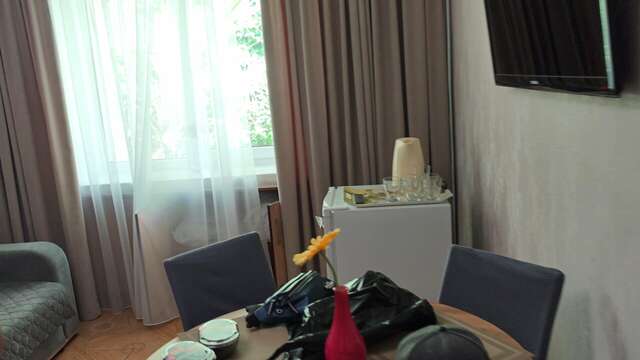 Гостевой дом Floral Courtyard Ялта-31