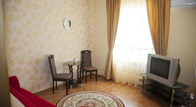Гостевой дом Floral Courtyard Ялта-12